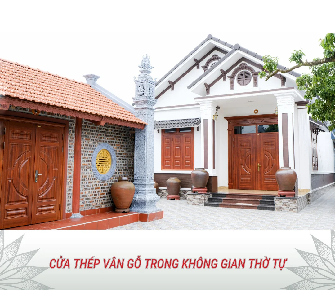 cửa thép vân gỗ trong không gian thờ tự